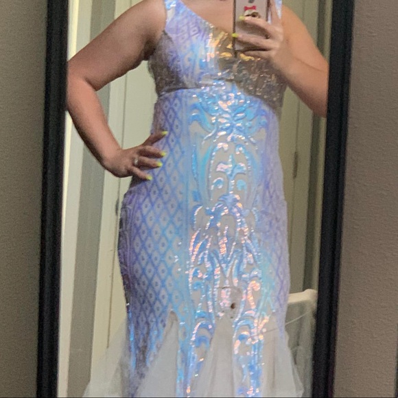 BNWT mermaid gown - Picture 4 of 4